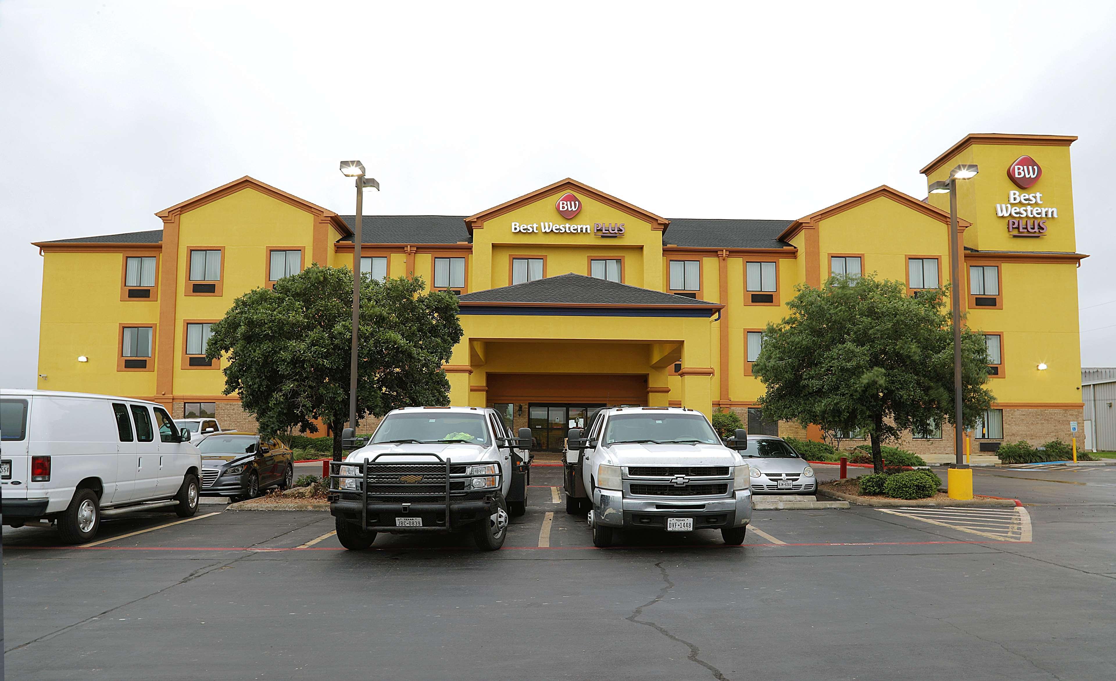 Best Western Plus Schulenburg Inn & Suites Extérieur photo