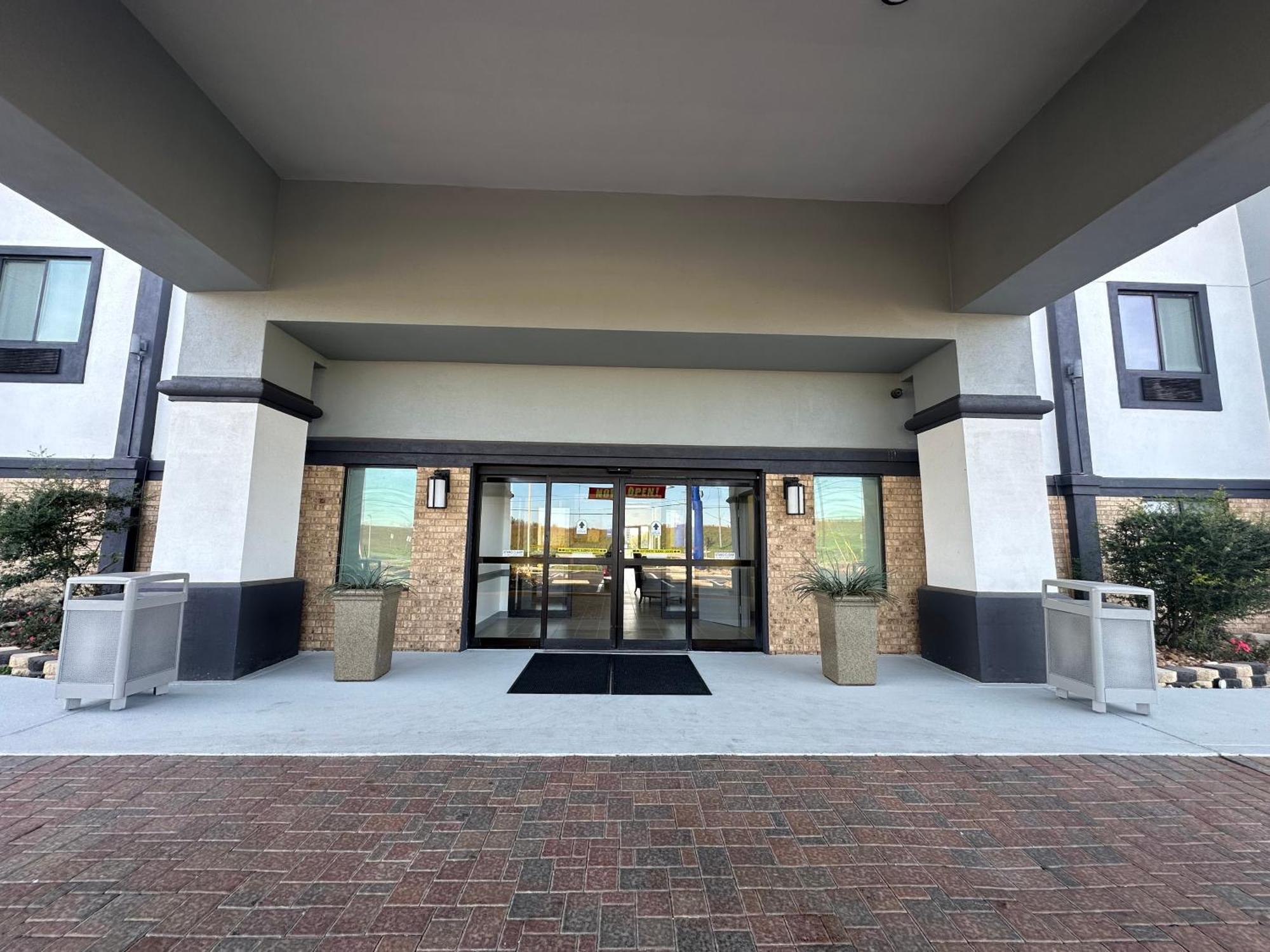 Best Western Plus Schulenburg Inn & Suites Extérieur photo